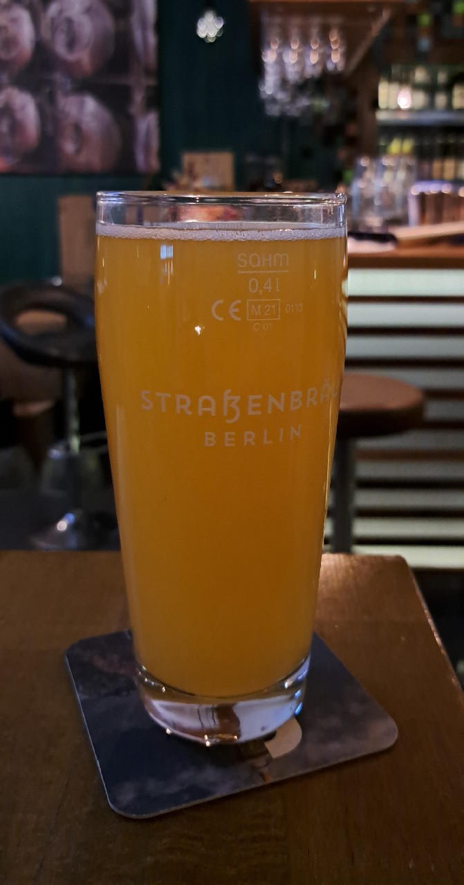 Juicy And I Know Wit, Straßenbräu