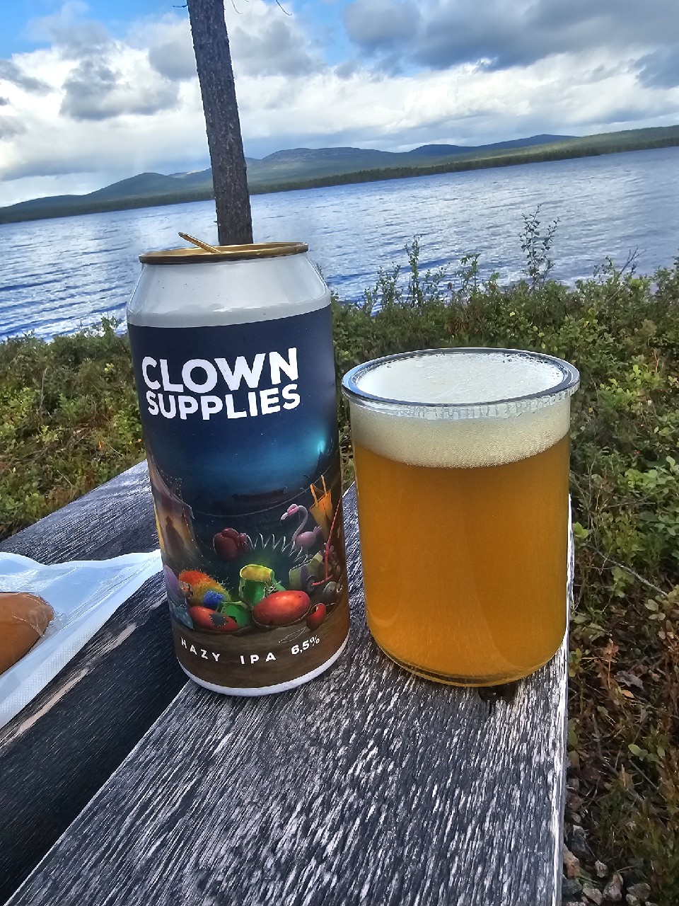 Clown Supplies, Sweden