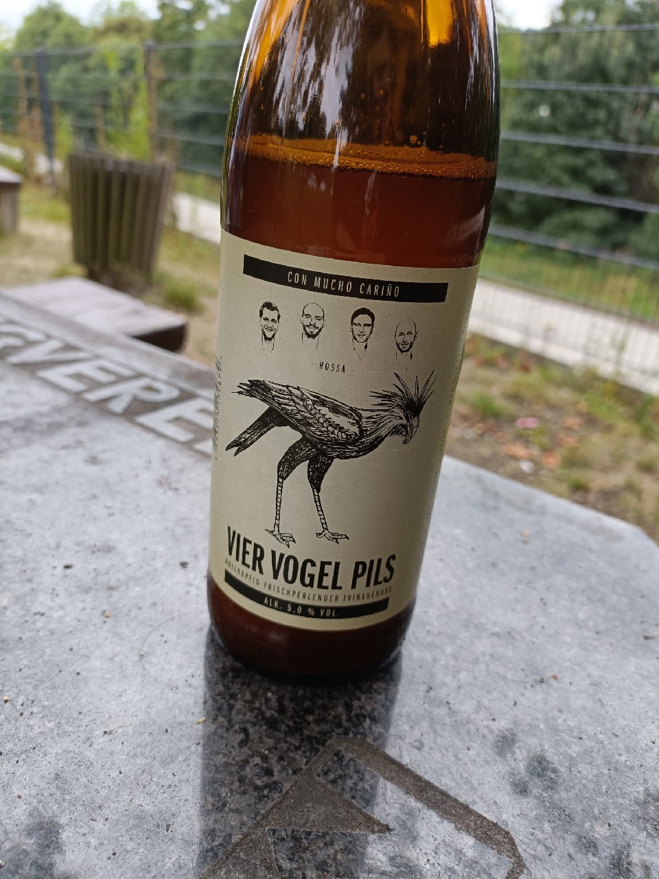 Vier Vogel Pils, Con Mucho Cariño