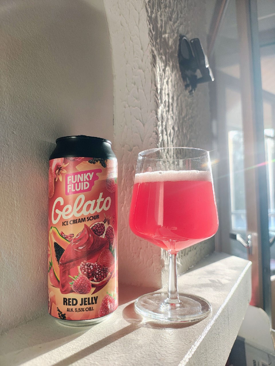 gelato ice cream sour: neon pink, Poland