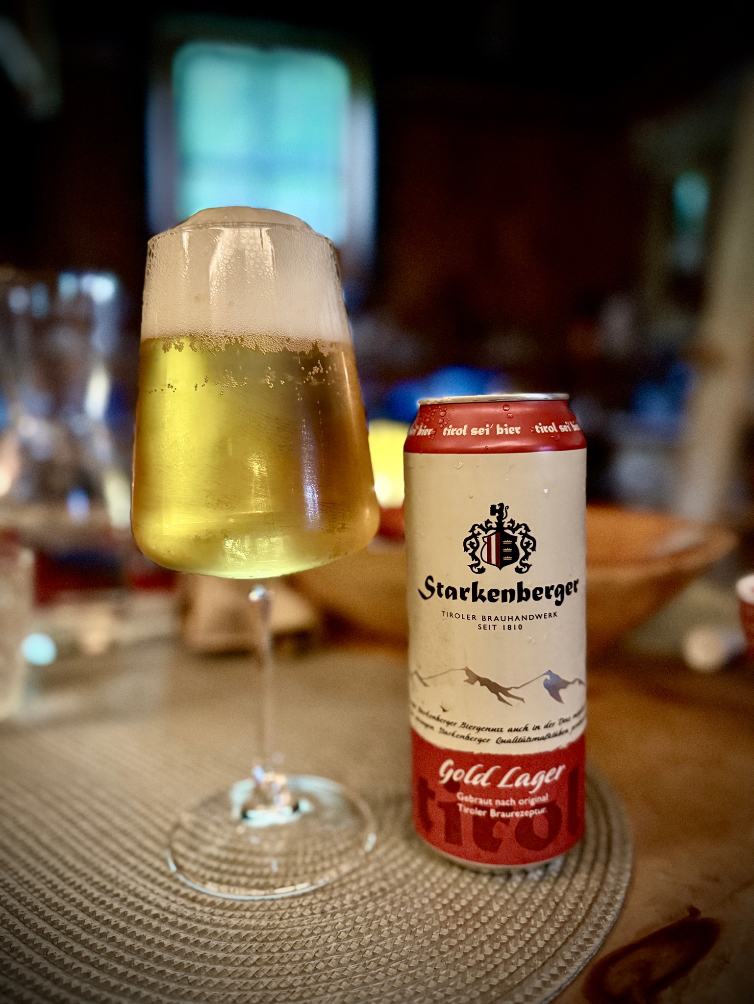 Starkenberger Gold Lager, Brauerei Schloss Starkenberg