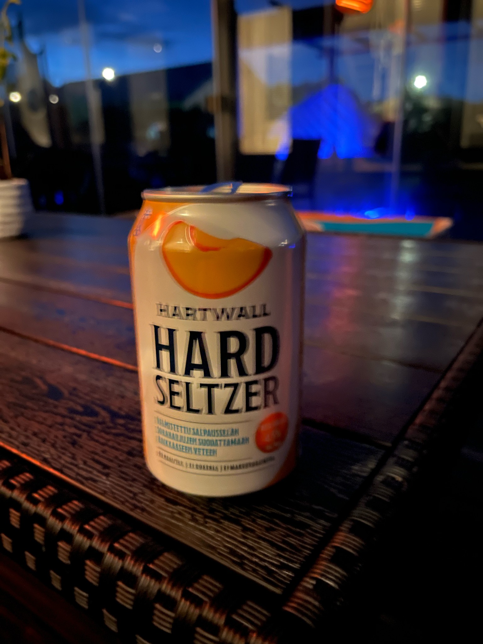 Hartwall Hard Seltzer Persikka, Finland