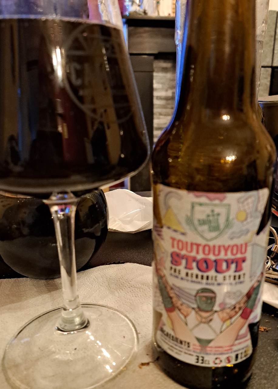 Toutouyoustout, France