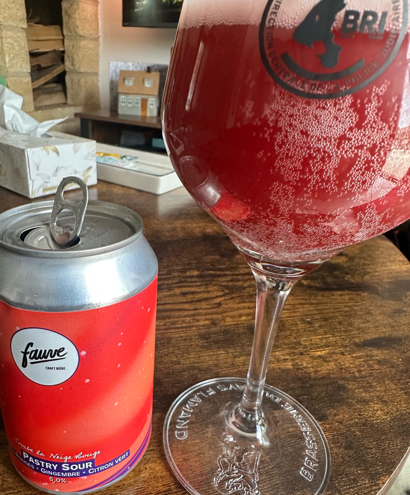 Tombe La Neige Rouge, France