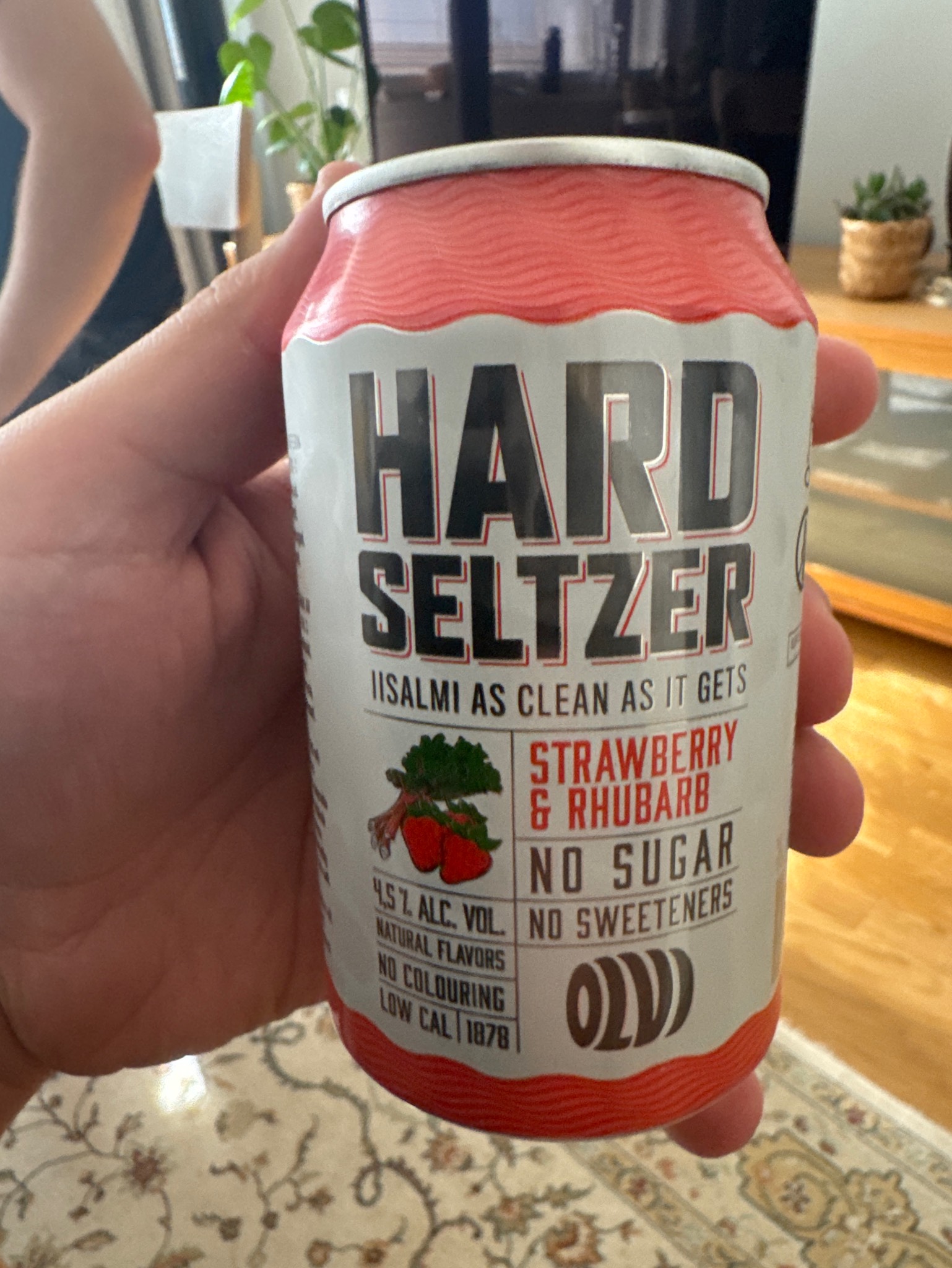 Hard Seltzer Strawberry & Rhubarb, Finland