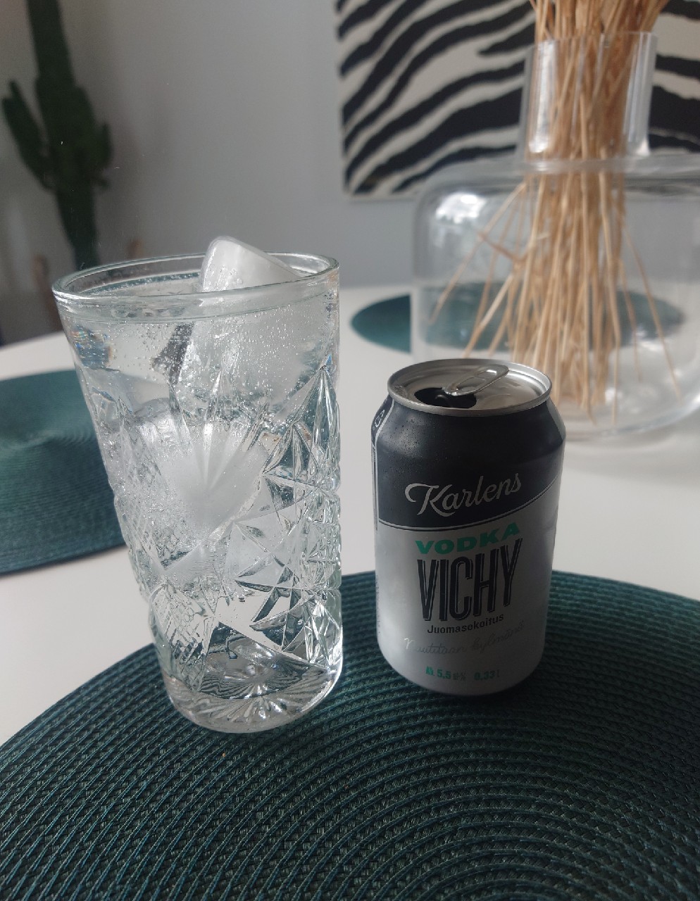 Karlens Vodka Vichy, Finland