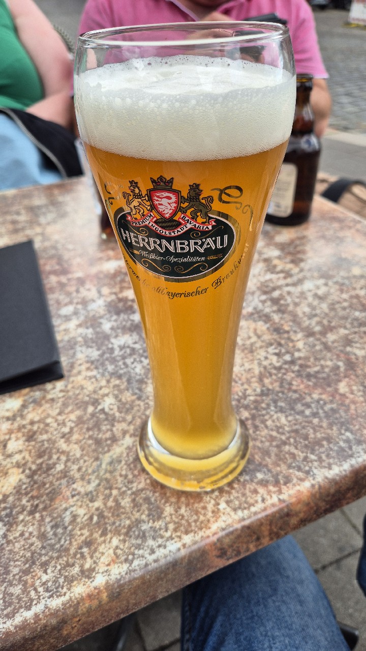 Hefe Weißbier Hell, Herrnbräu