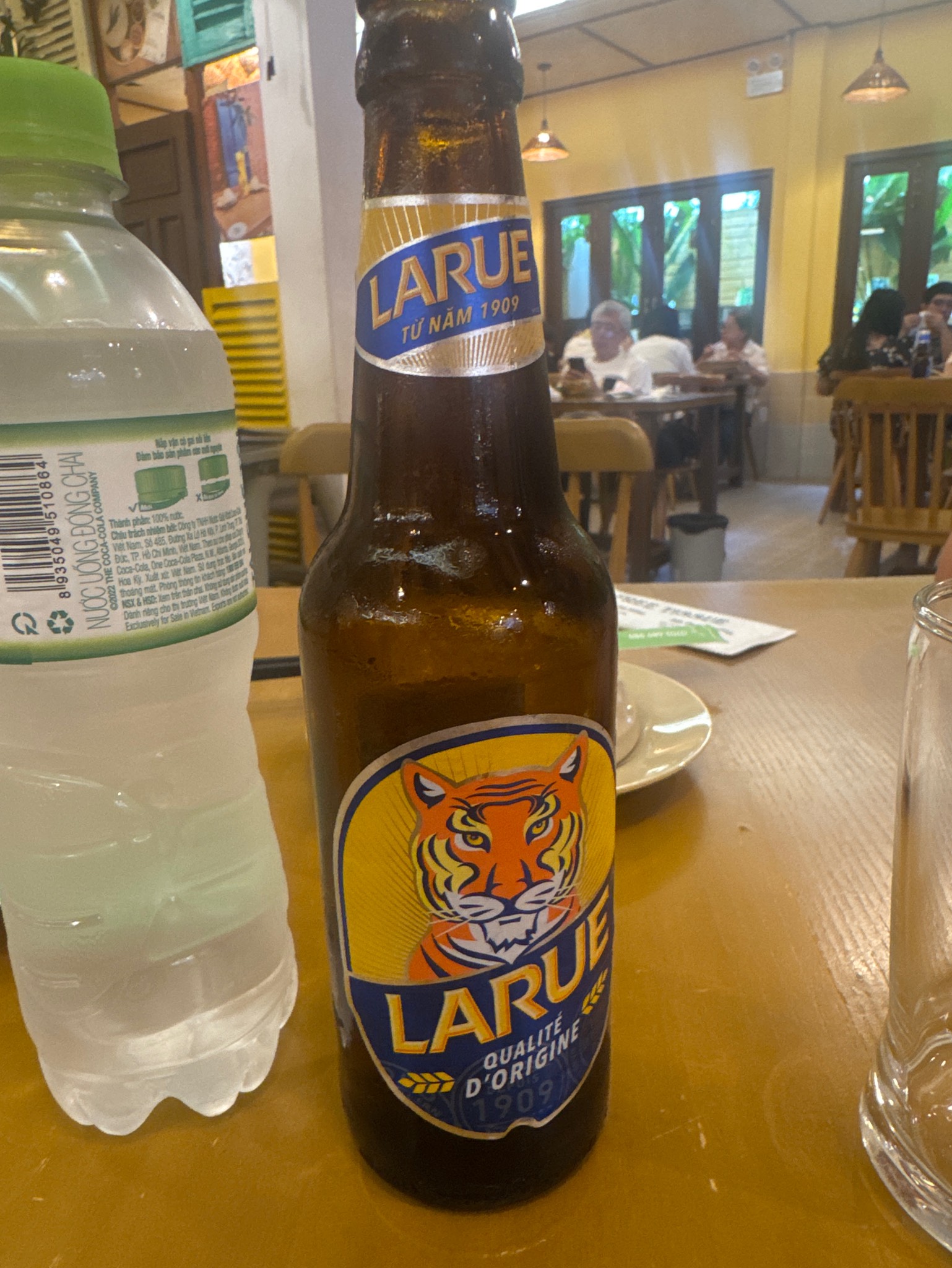 Biere Larue, Vietnam