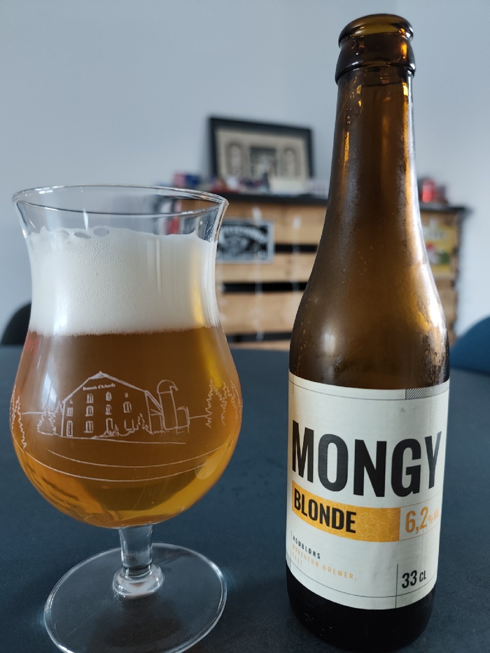 Mongy Blonde, France