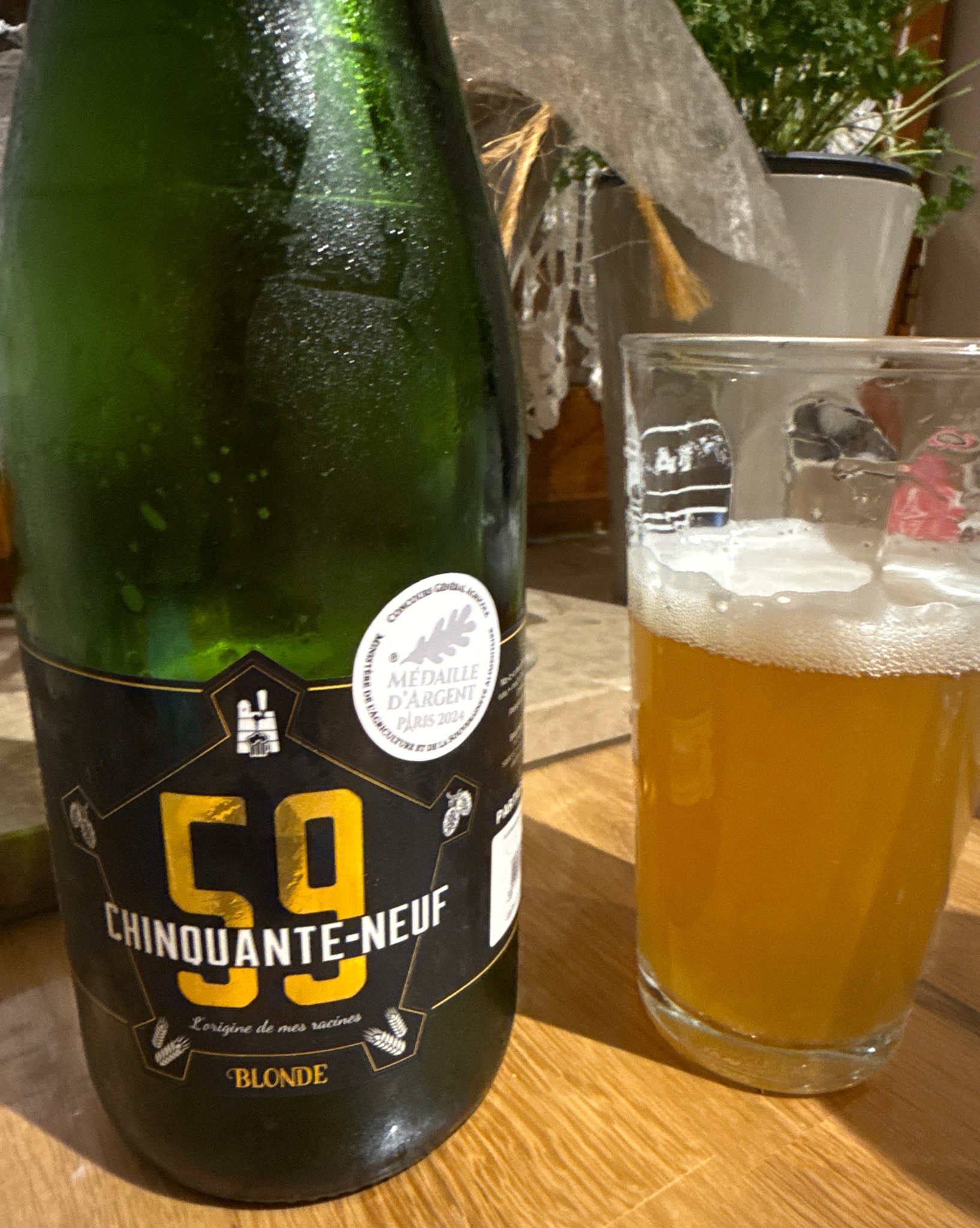 Chinquante-Neuf Blonde, France