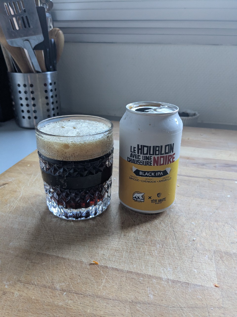 Le Houblon Avec Une Chaussure Noire, France