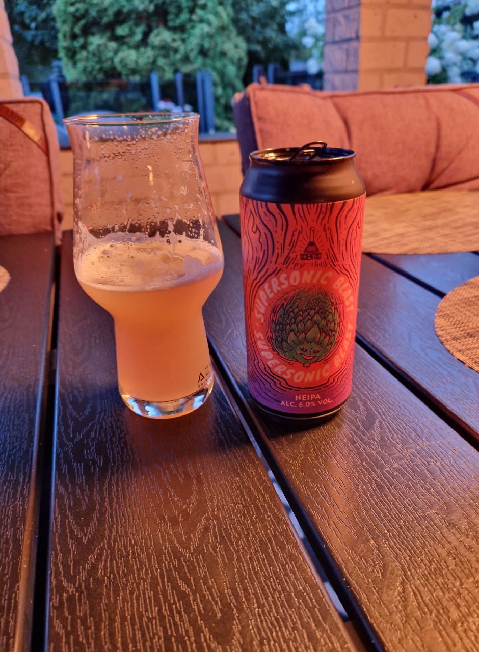 Supersonic Blast, Hungary