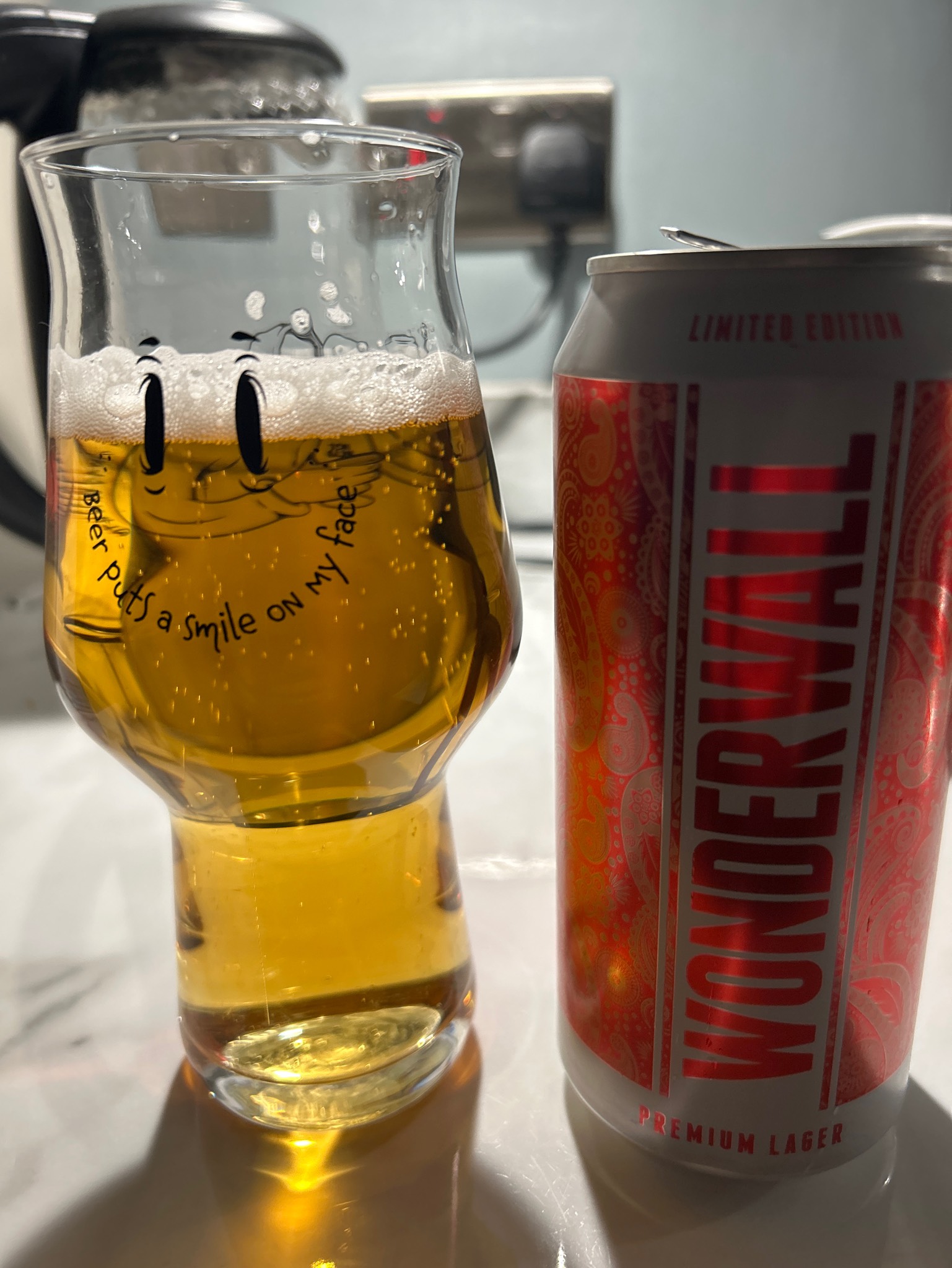 Wonderwall, Sunlit minds