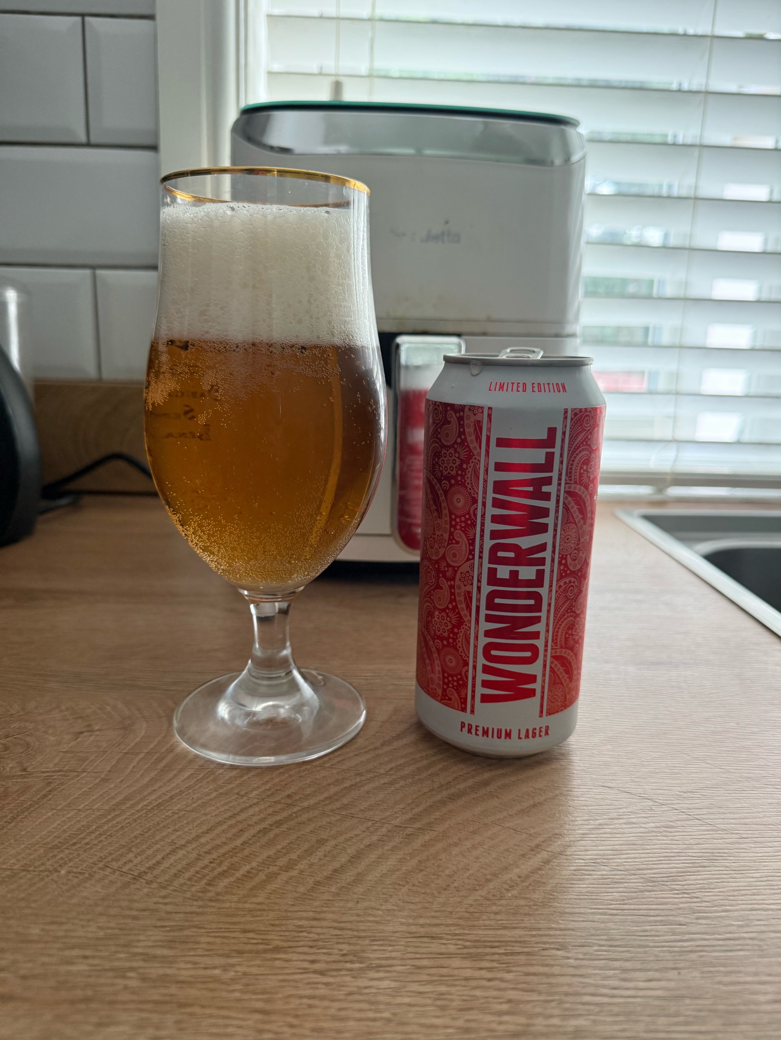 Wonderwall, Sunlit minds