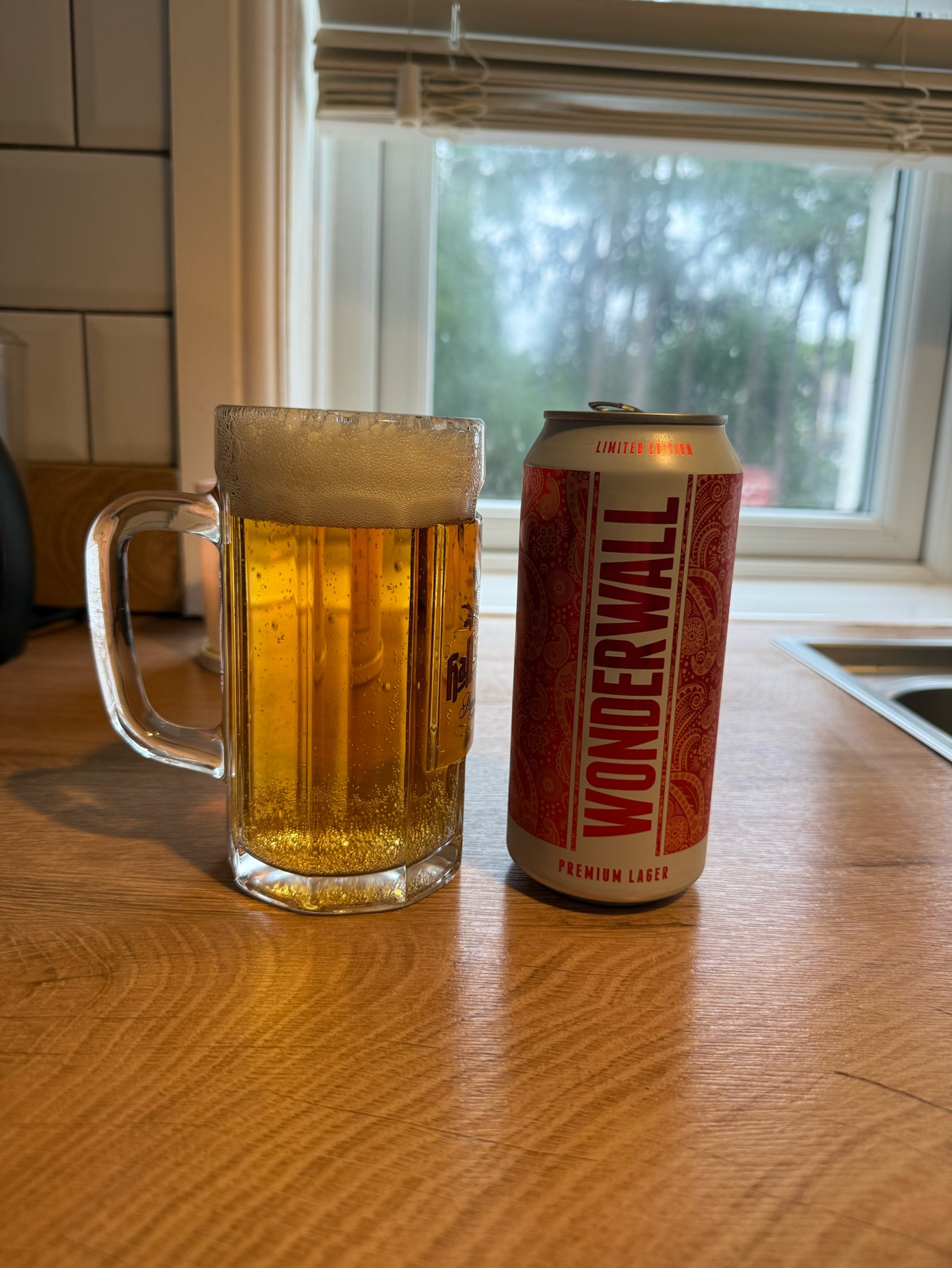 Wonderwall, Sunlit minds