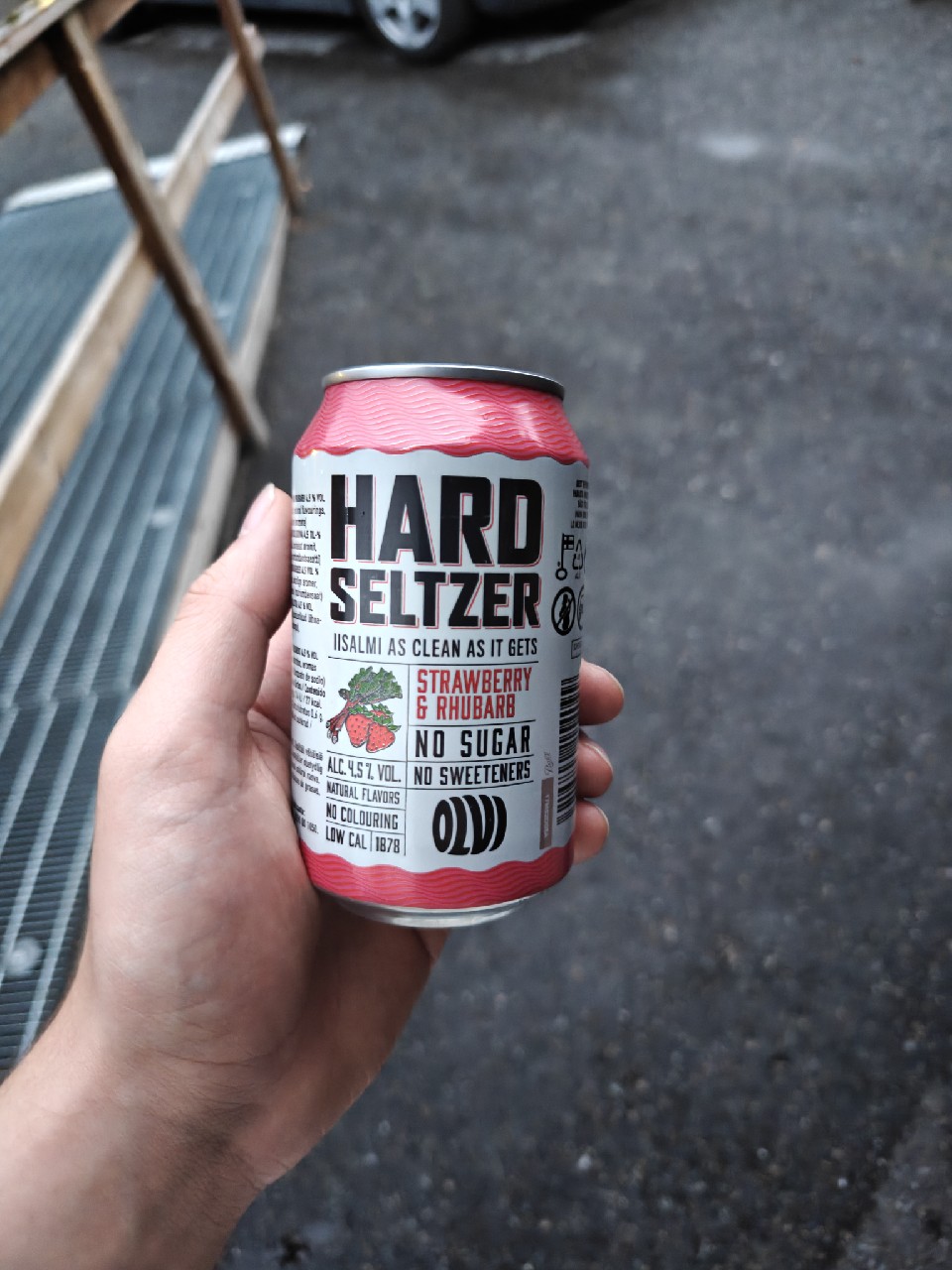 Hard Seltzer Strawberry & Rhubarb, Finland