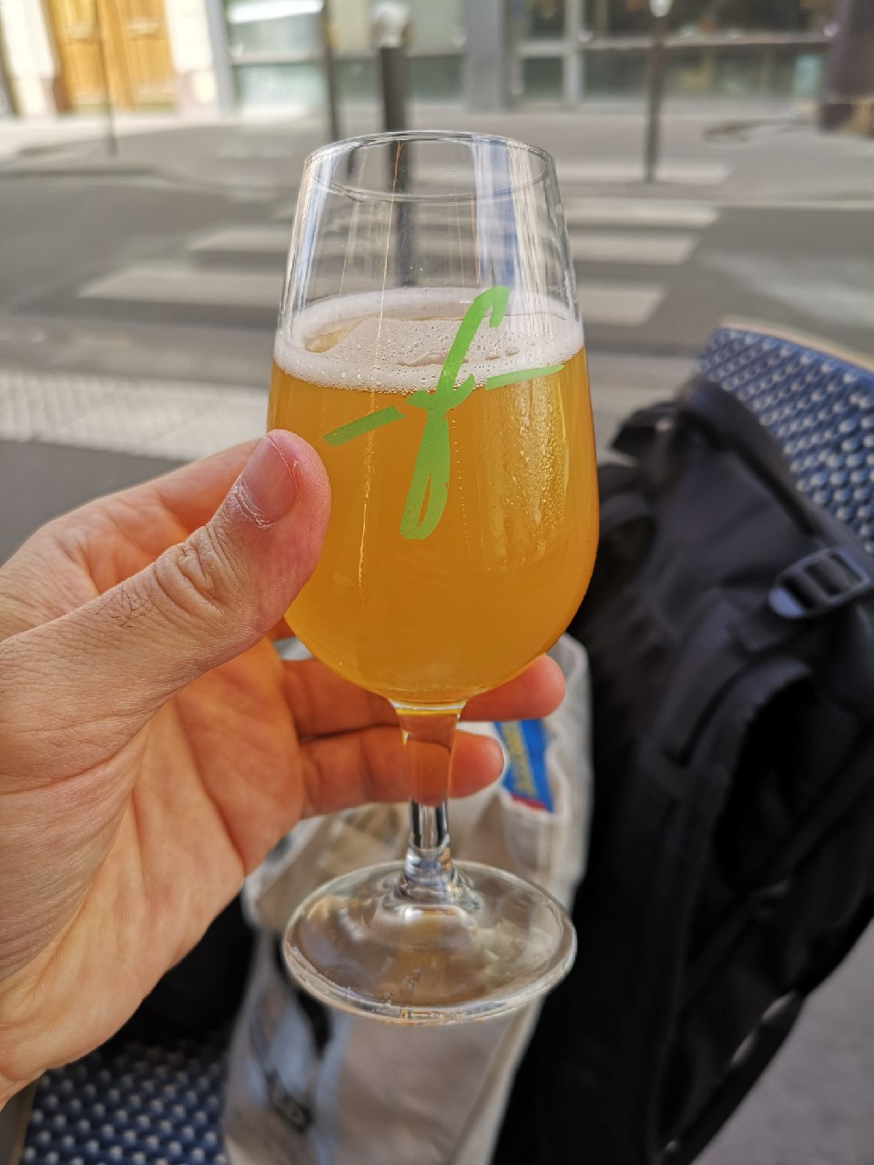 Trois Fois Plus, France