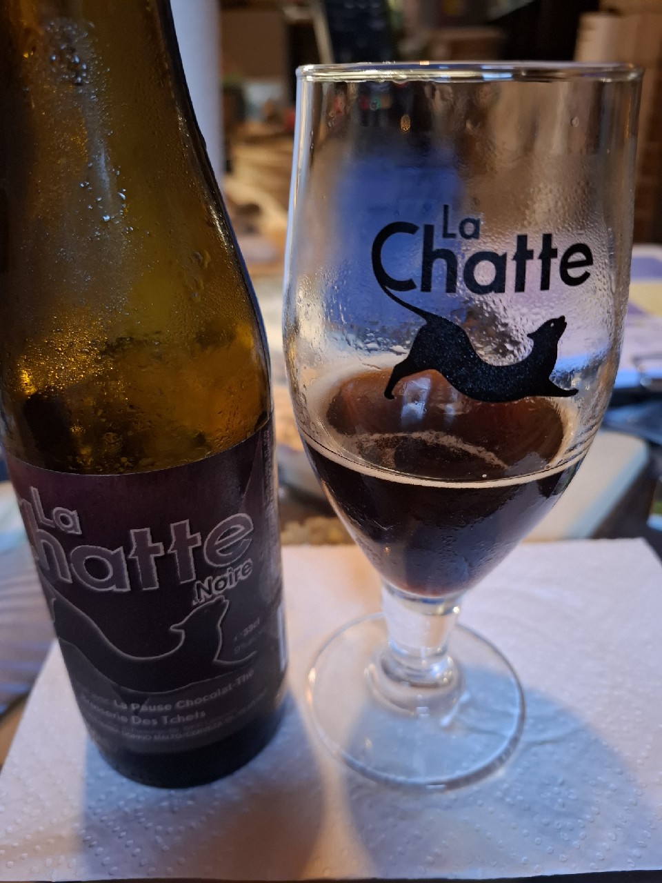 La Chatte noire, Brasserie des Tchèts