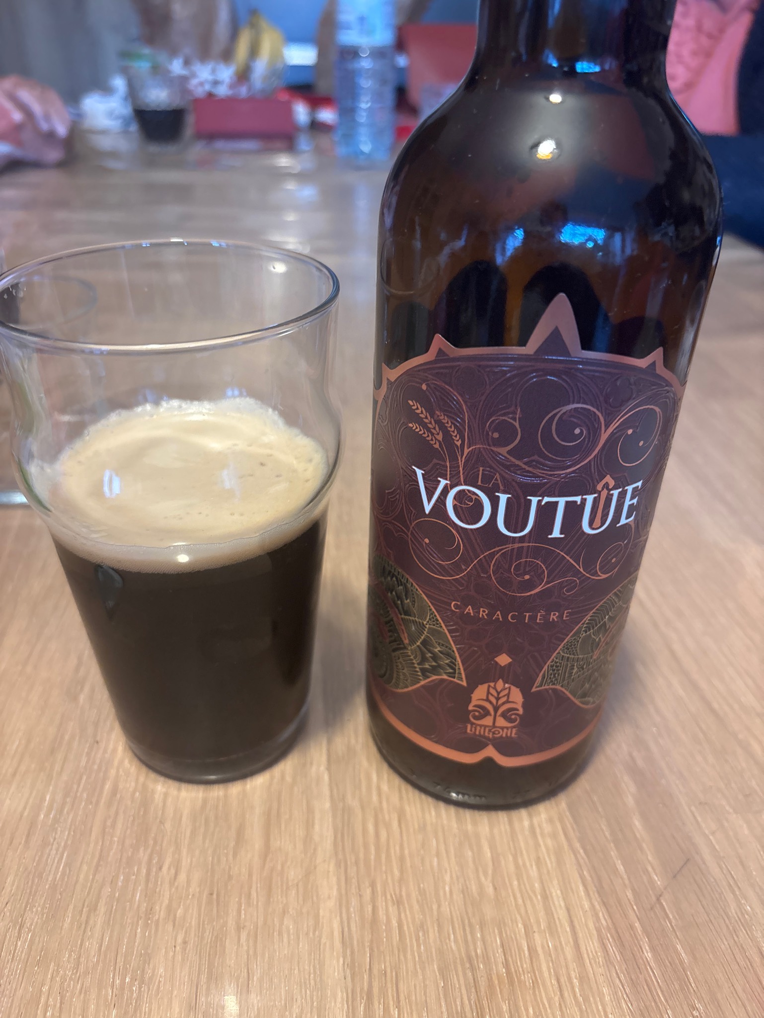 La Voutue Caractère, Lingone