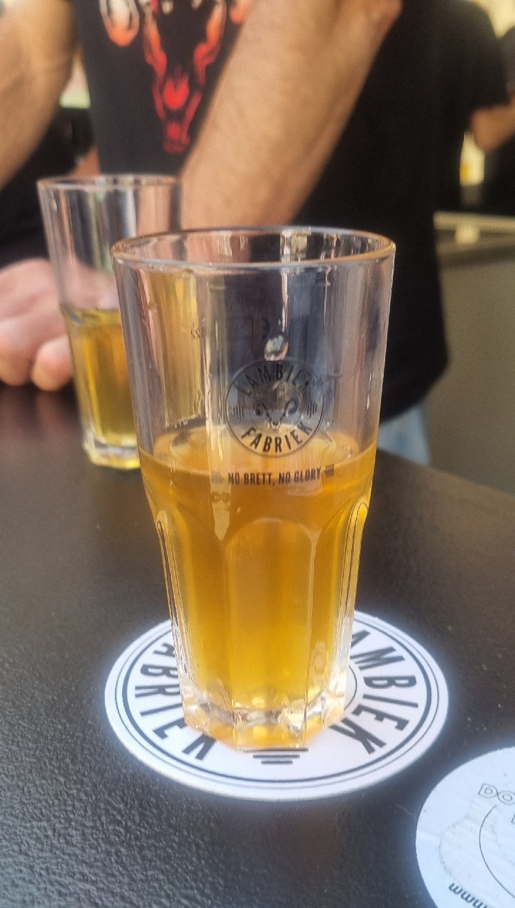 Juicy & Wild Muscar-Elle (2022), Lambiek Fabriek