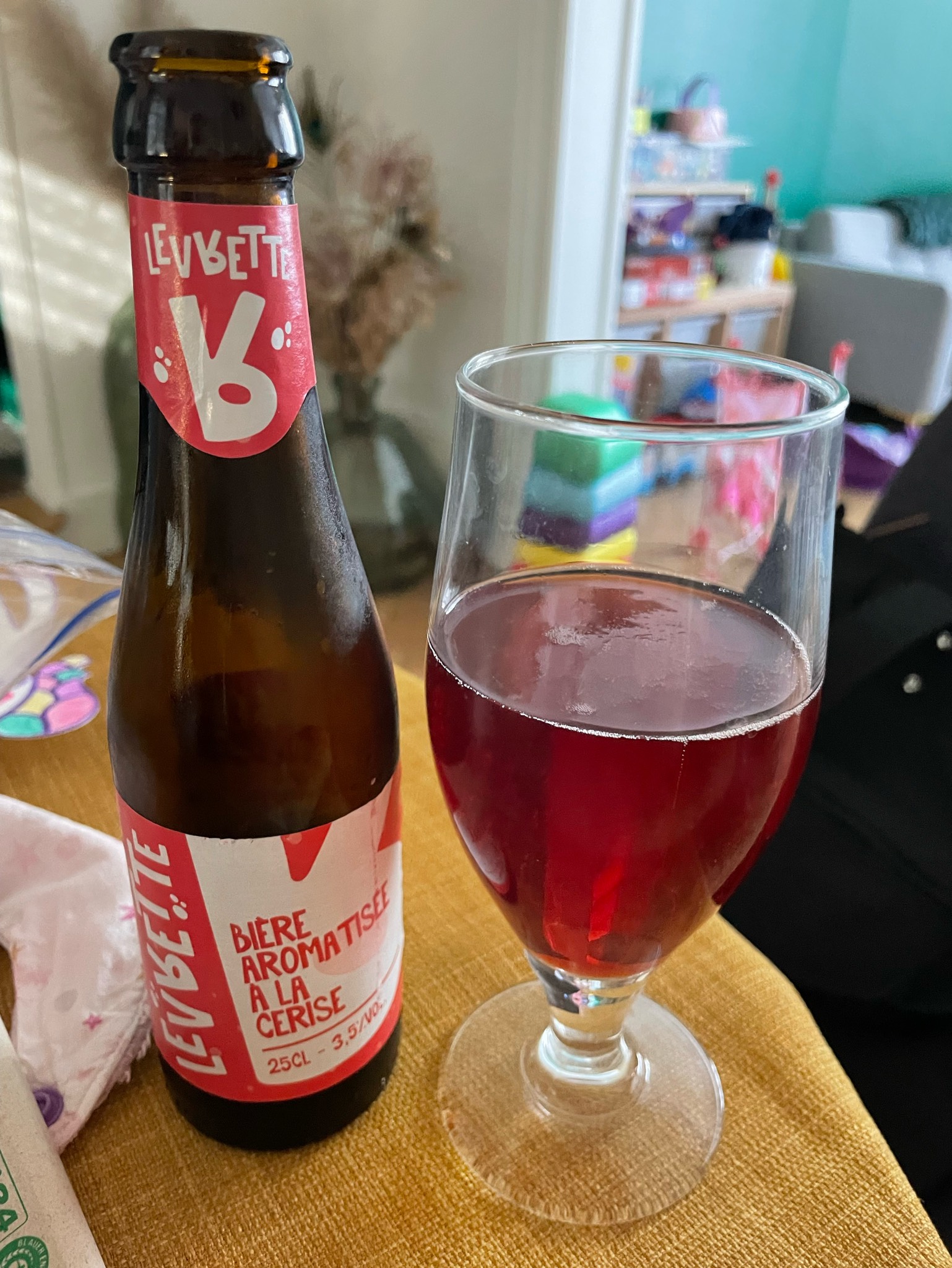 Levrette cerise, France