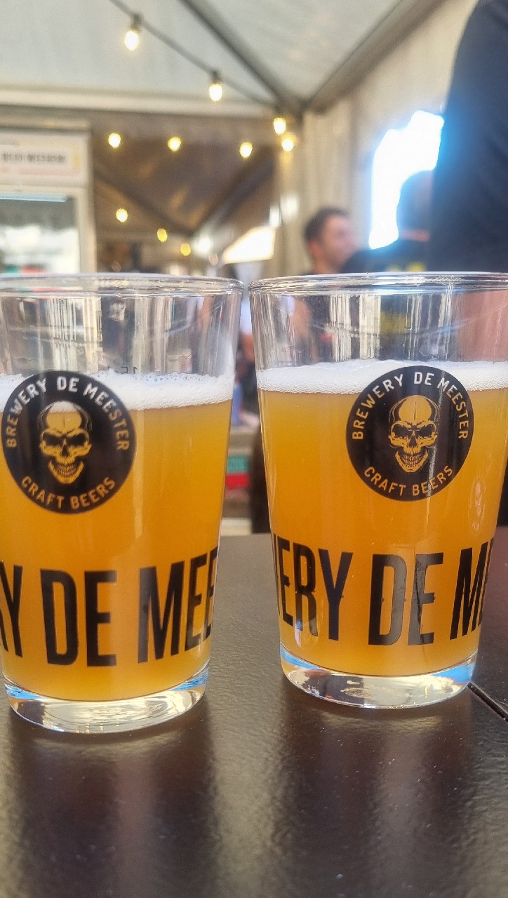 Maître Brut, Belgium