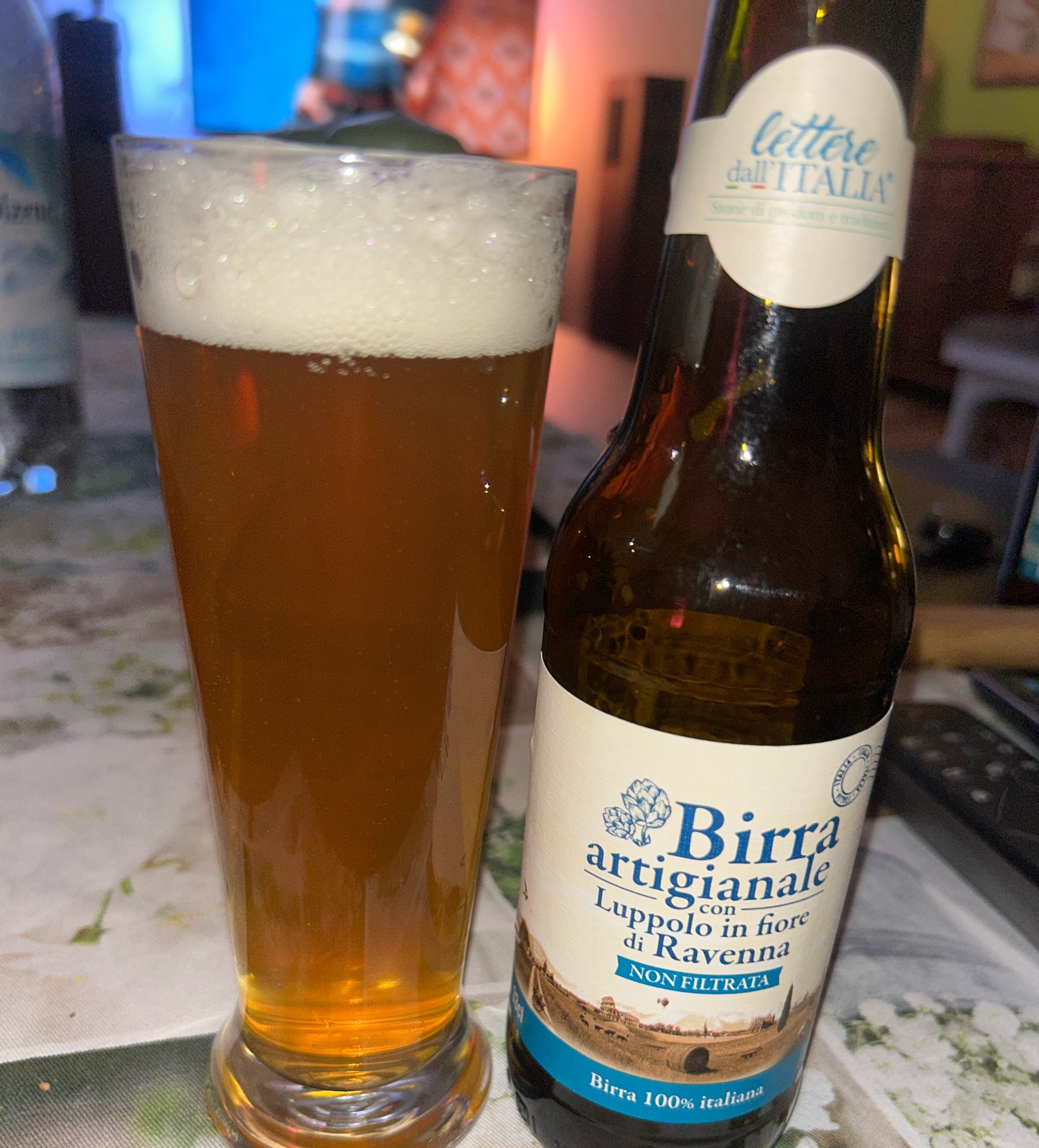 Birra Artigianale Con Luppolo In Fiore Di Ravenna, Italy