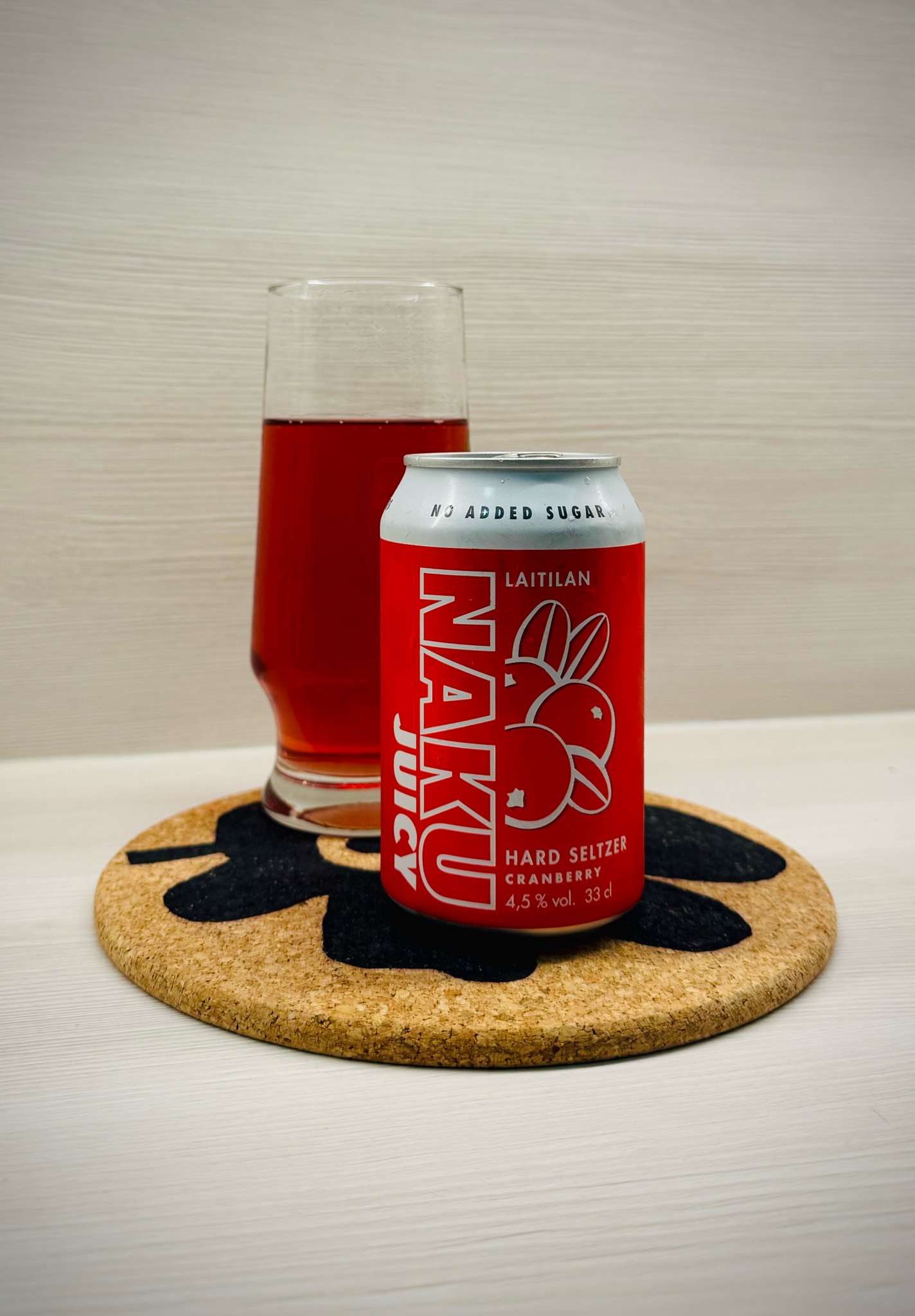 Naku Juicy Hard Seltzer Cranberry, Finland