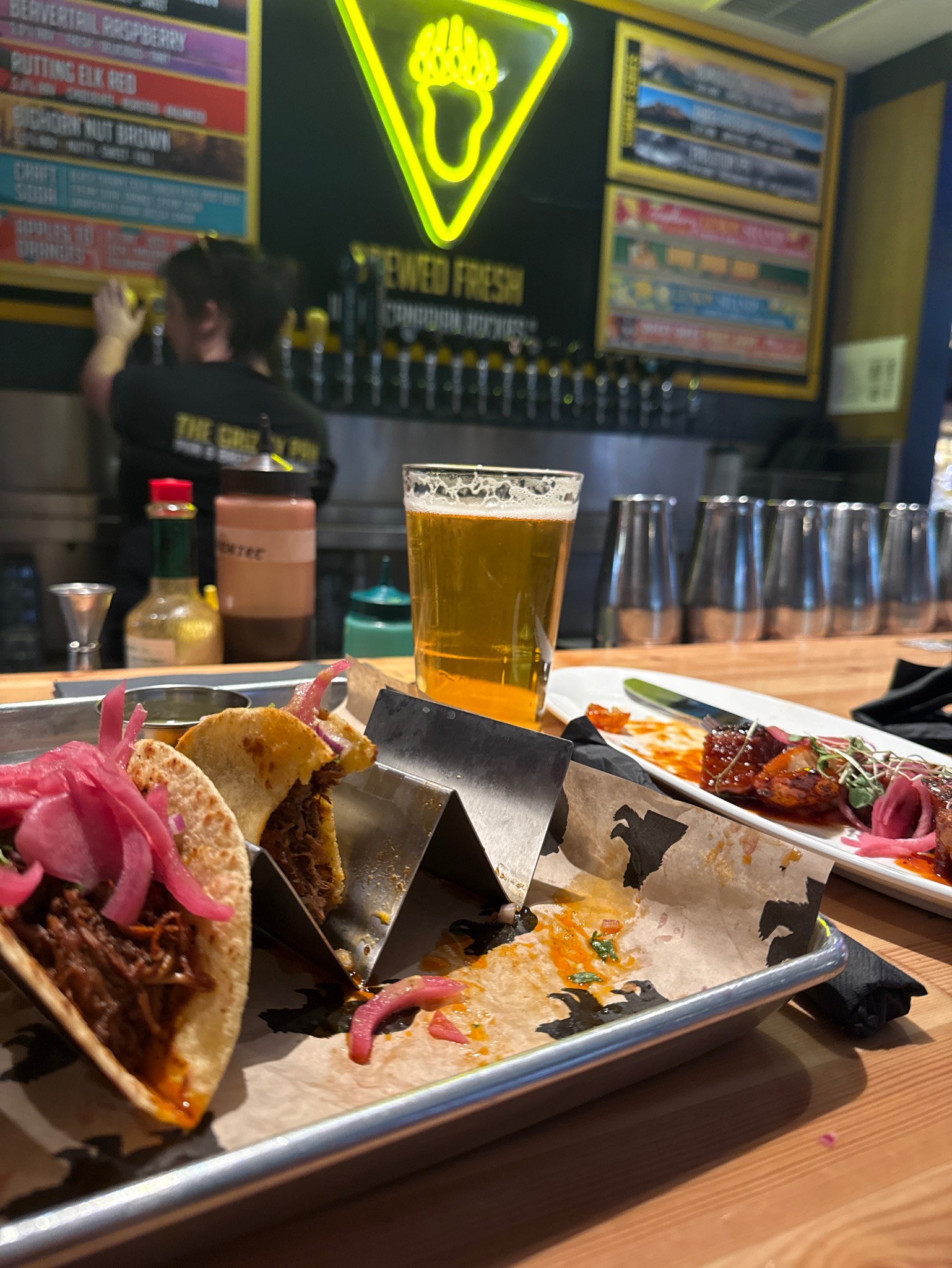 Rundlestone Easy IPA, The Grizzly Paw Brewing Company