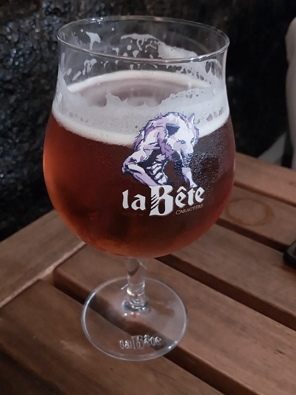 La Bête Ambrée, France