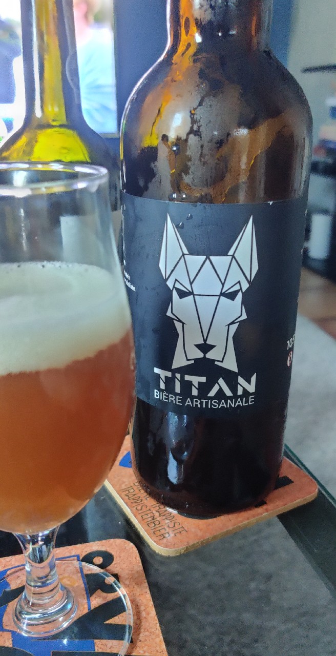 Titan, L'Écume Des Falaises