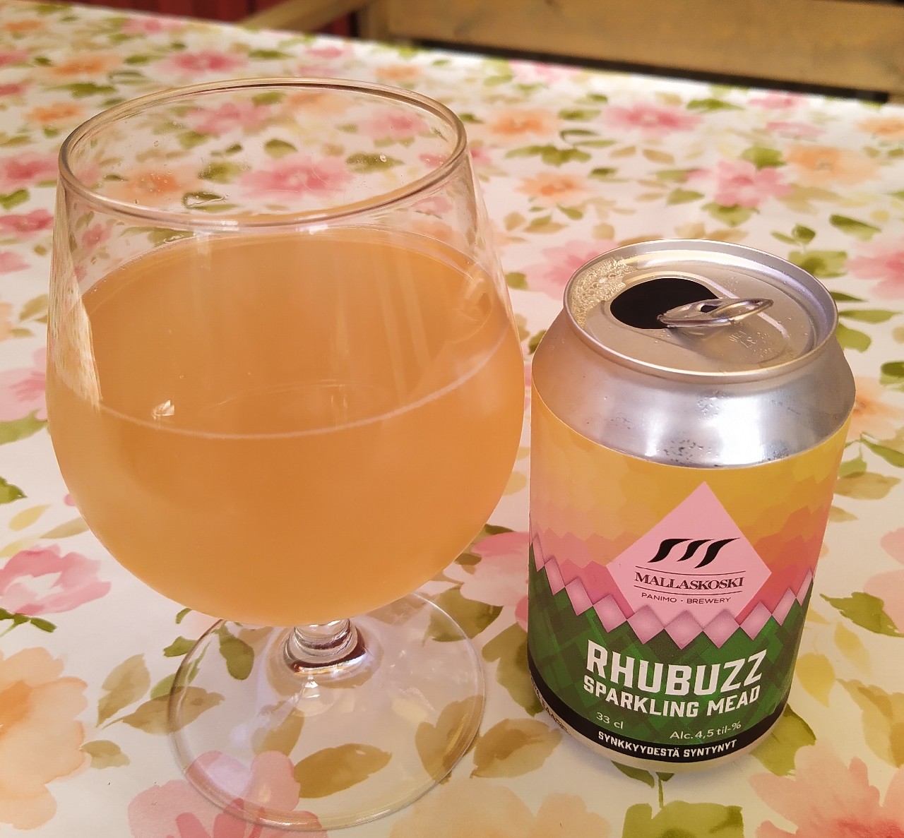 RhuBuzz Sparkling Mead, Finland