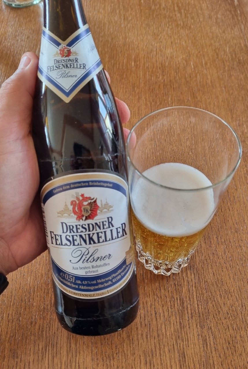Dresdner Felsenkeller Pilsner, Feldschlößchen Dresden (TCB Beverages)