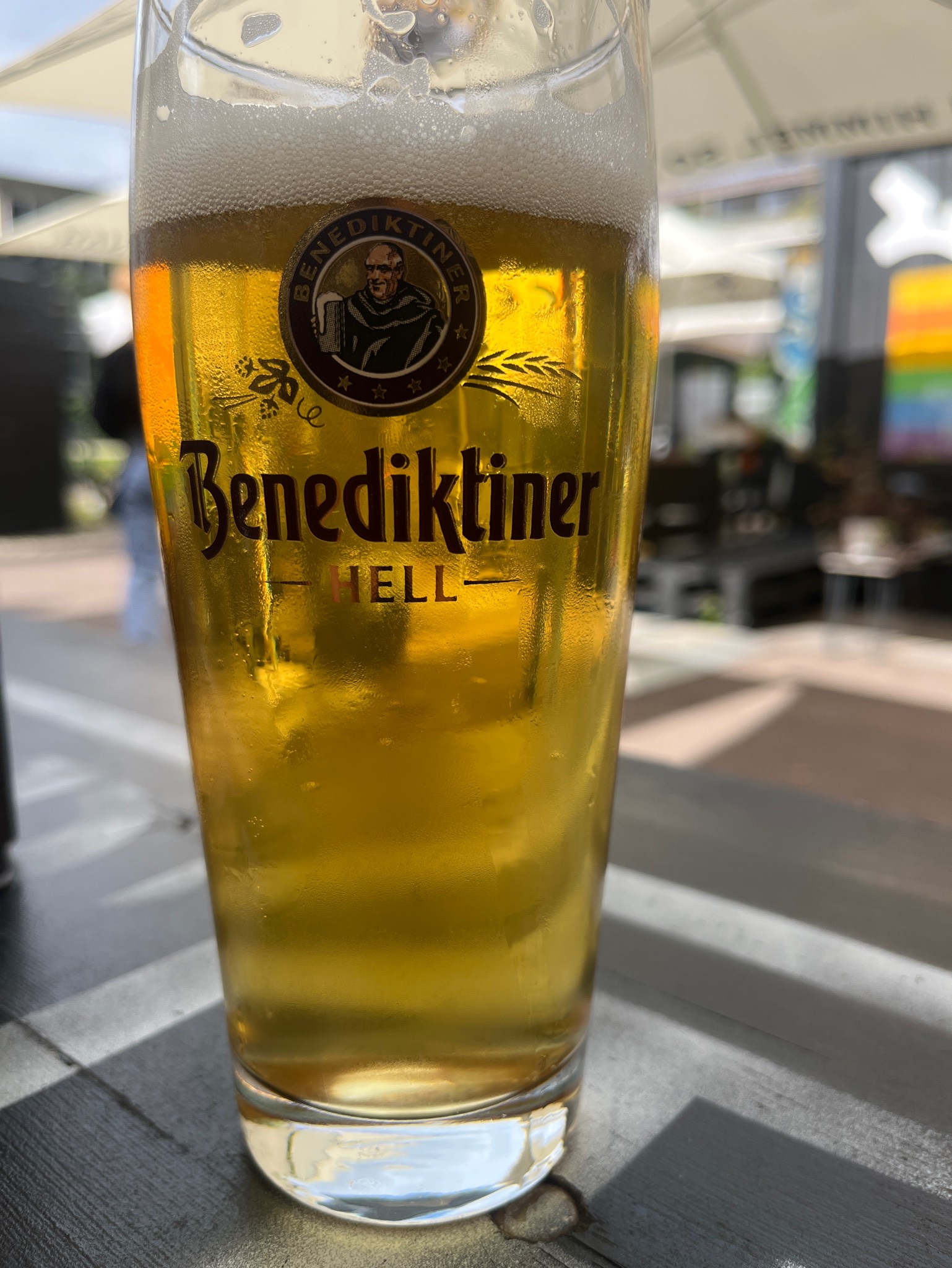 Erdinger Helles Lagerbier, Erdinger Weissbräu