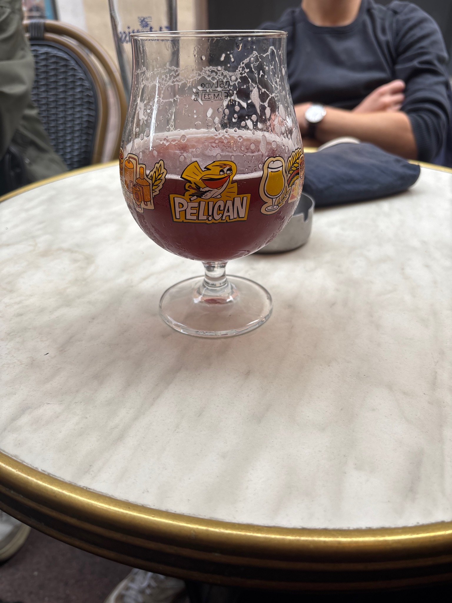 pelican rouge, France