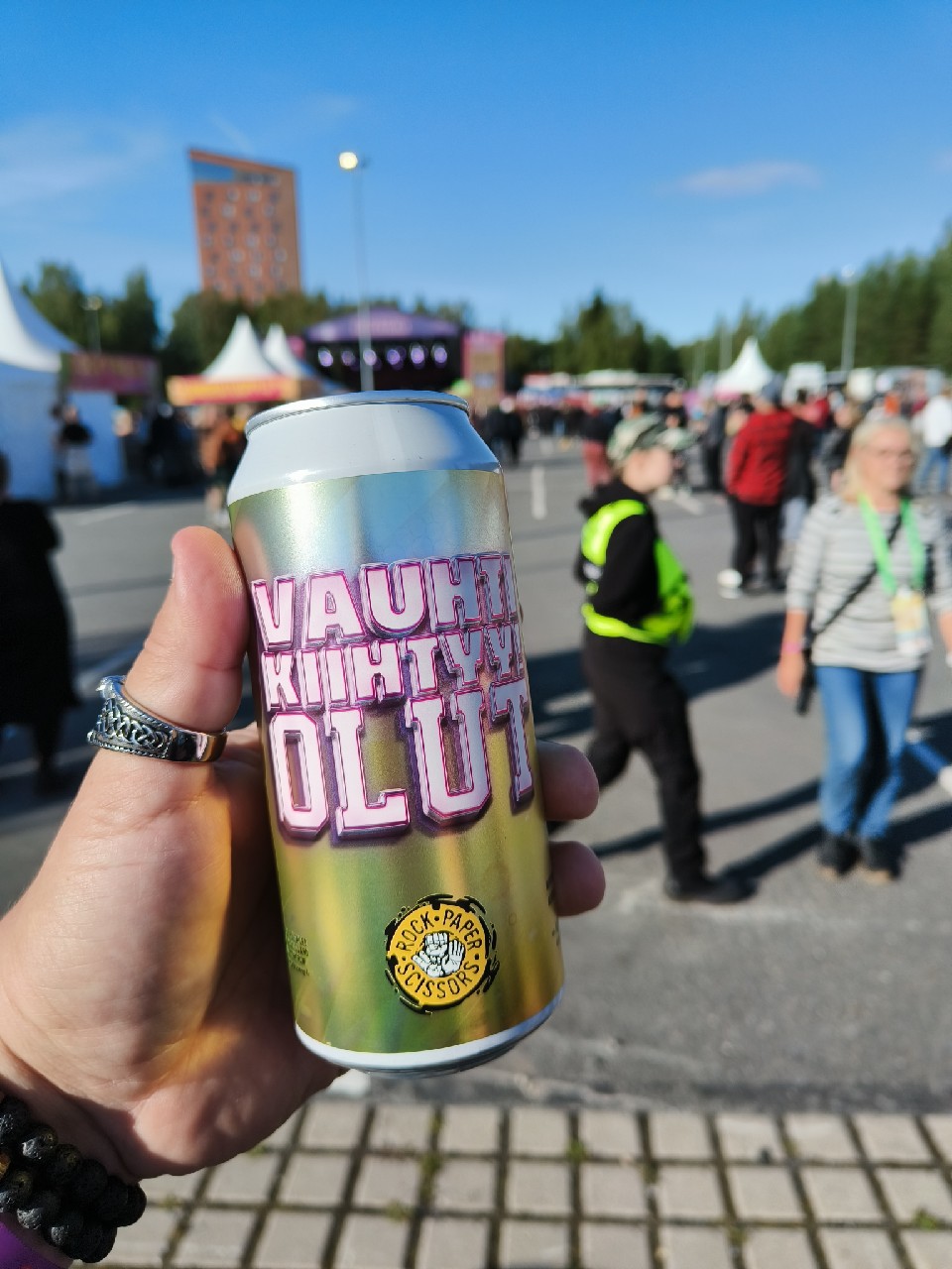 Vauhti Kiihtyy, Finland