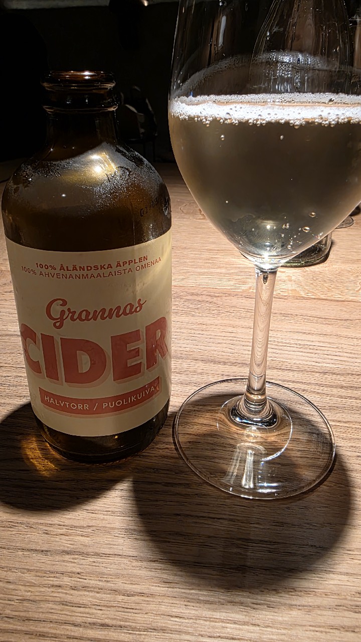 grannas cider halvtorr (2024), Grannas