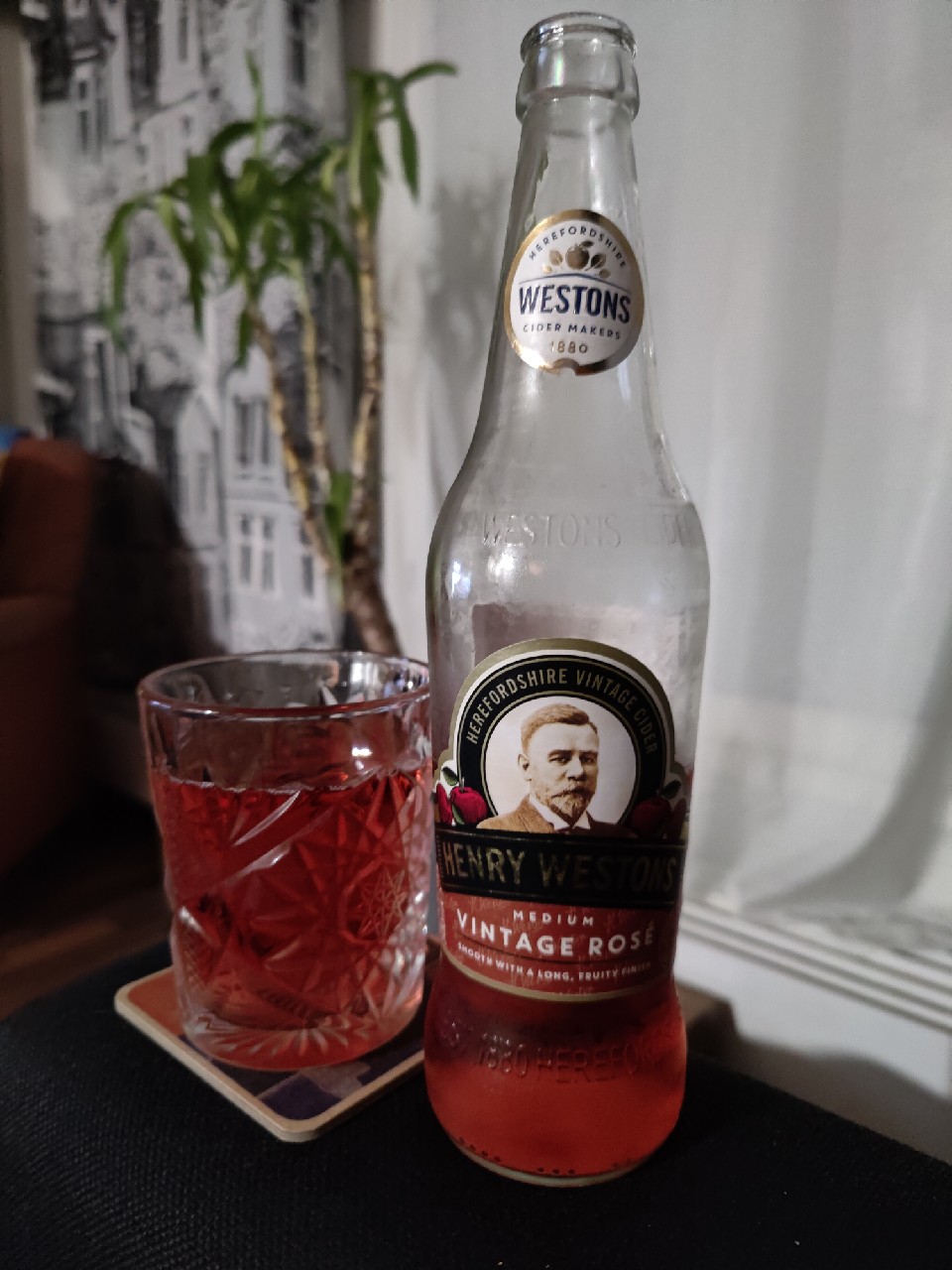henry westons medium vintage rosé 2019, Westons Cider