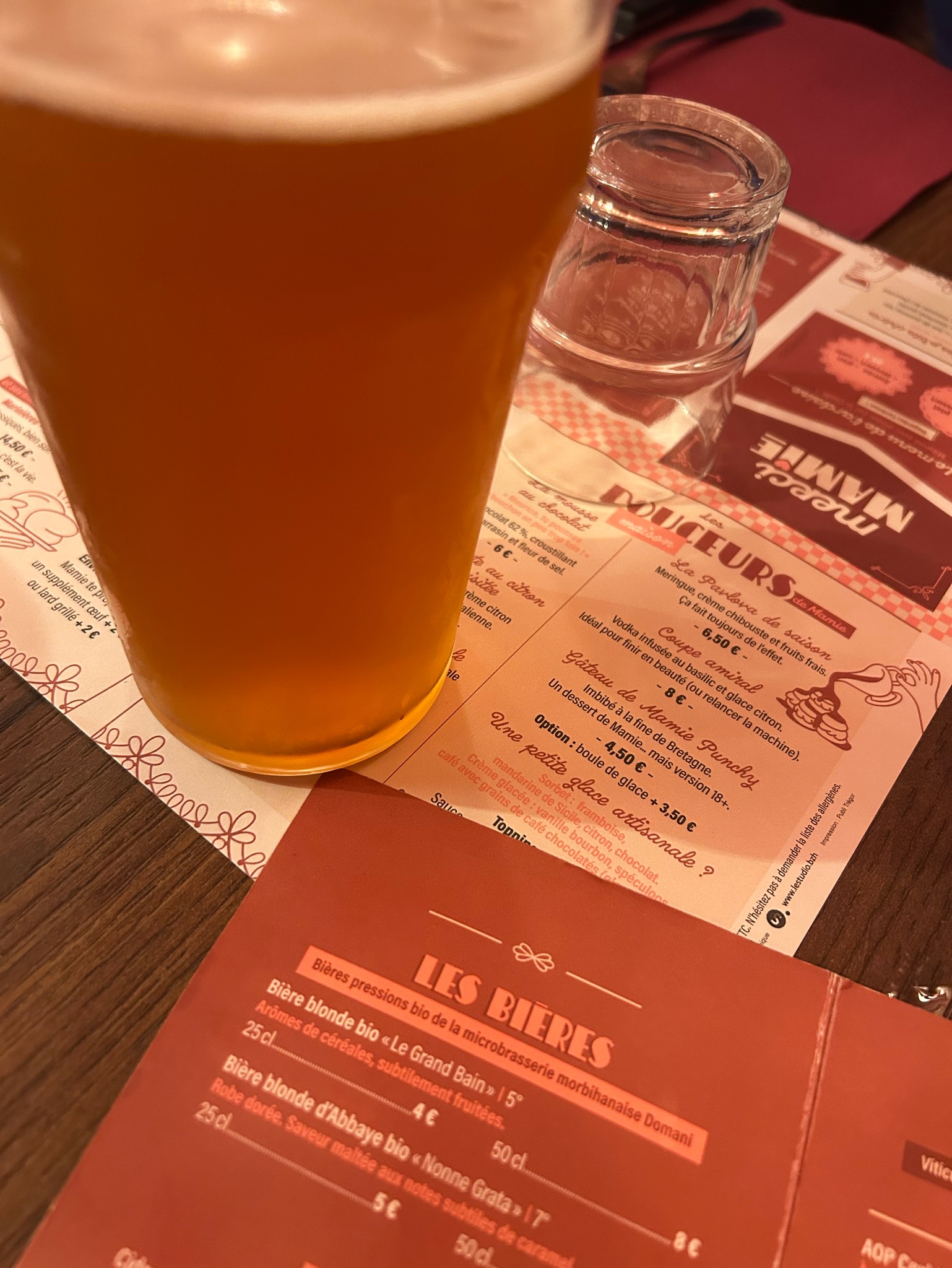 Nonne Grata, Brasserie Domani