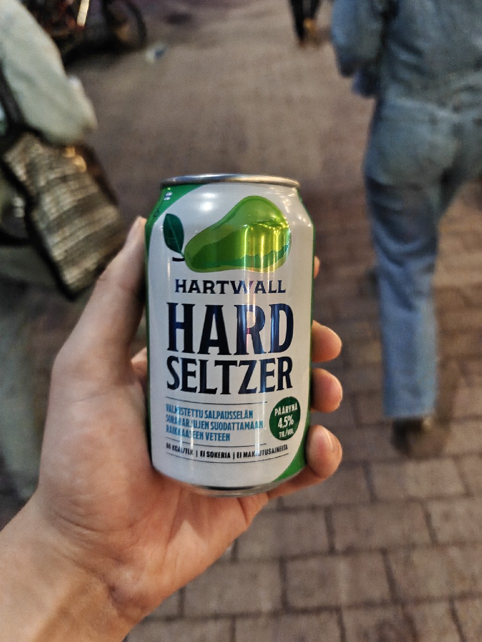 Hartwall Hard Seltzer päärynä, Finland