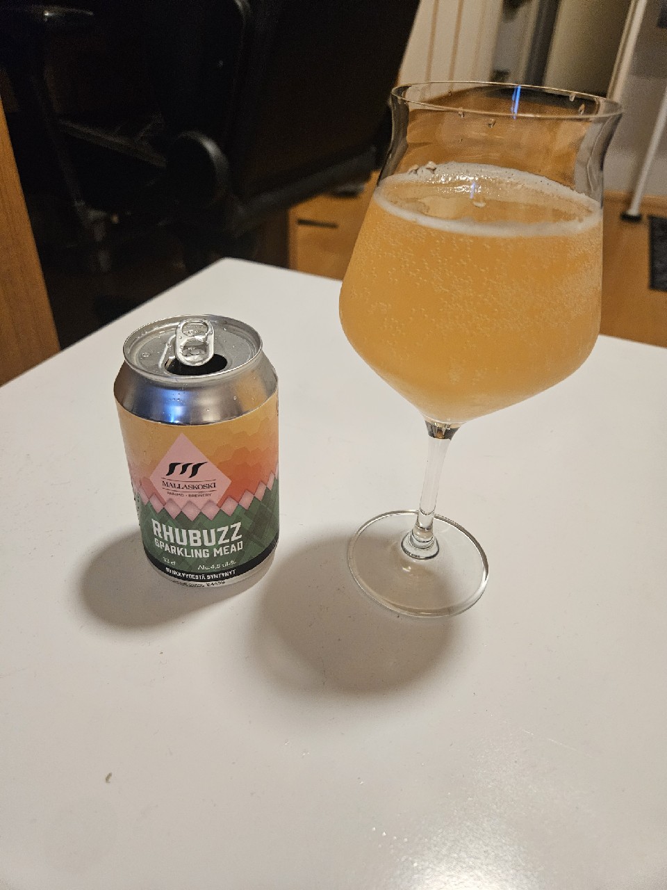 RhuBuzz Sparkling Mead, Finland