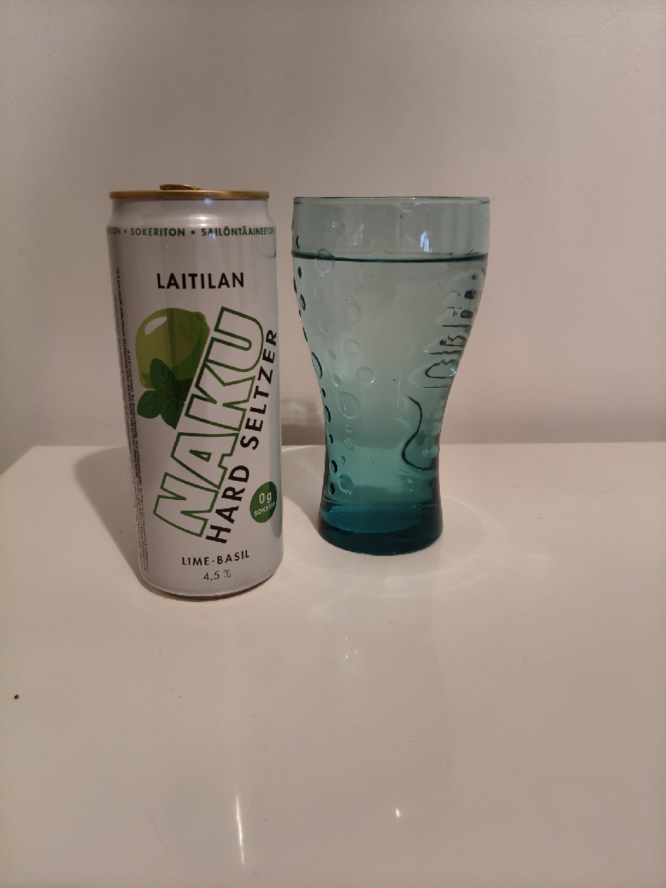 Naku Hard Seltzer Lime - Basil, Finland
