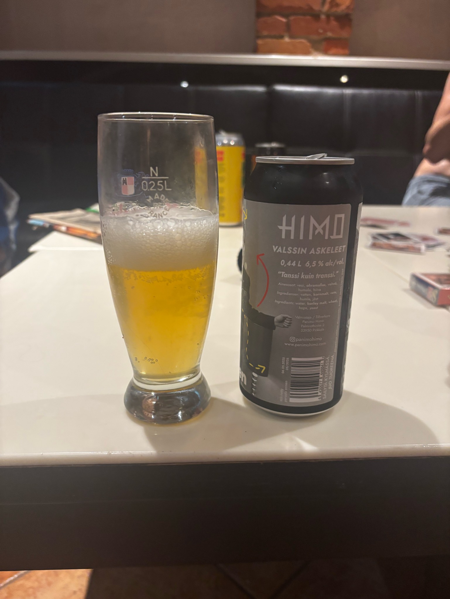 Valssin Askeleet, Finland