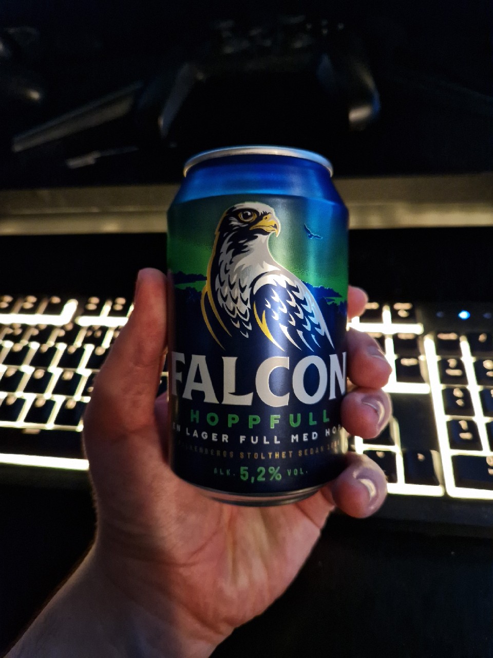 Falcon Hoppfull, Sweden