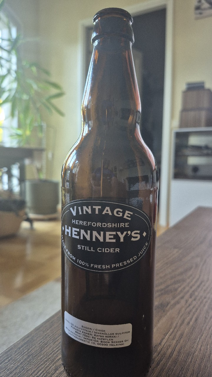 Henney's Vintage Still Cider 2015, Henney's