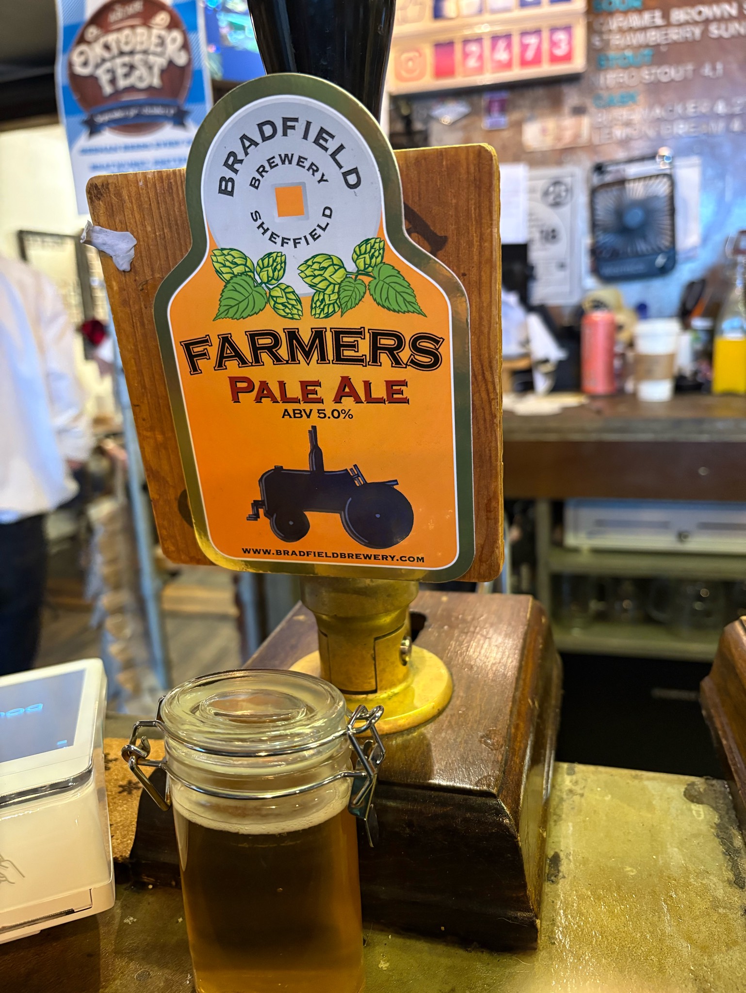 Farmers Pale Ale, Bradfield Brewer