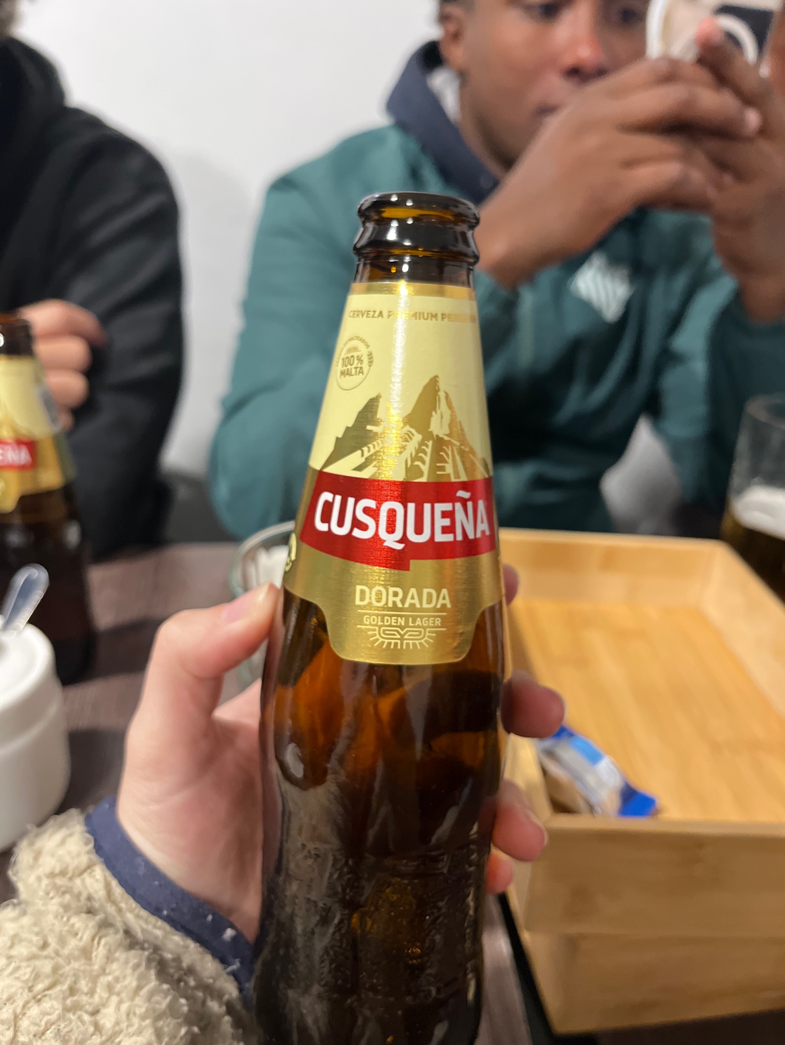 Cusqueña Dorada / Golden Lager, Unión de Cervecerías Peruanas Backus y Johnston (ABInBev)
