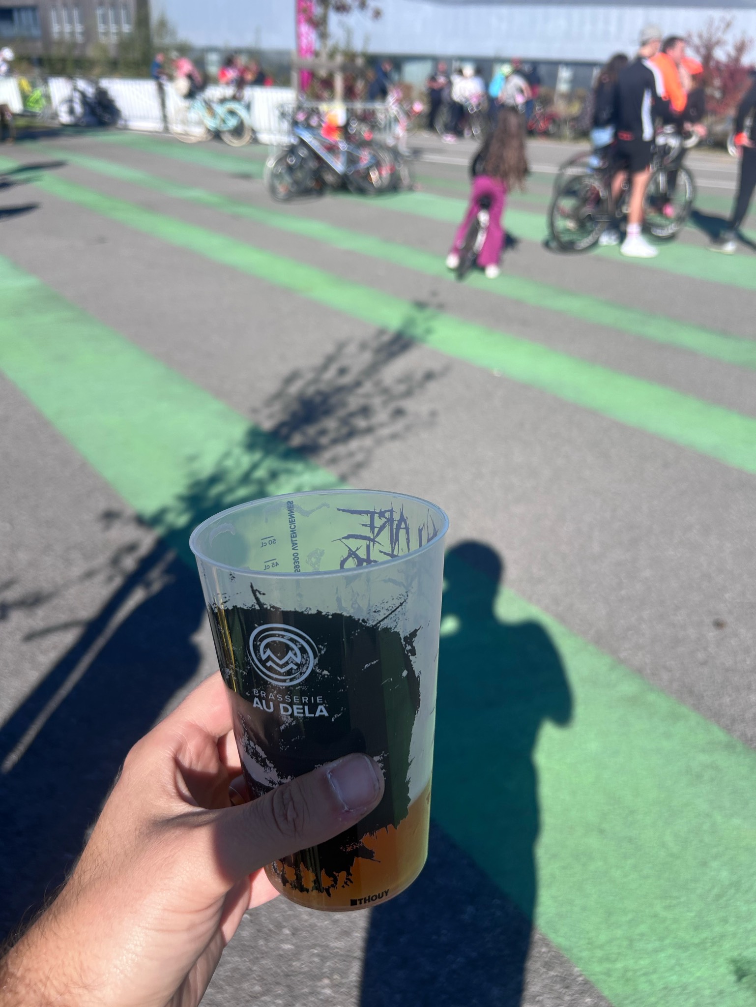 La Turn-Over, Brasserie Au Delà