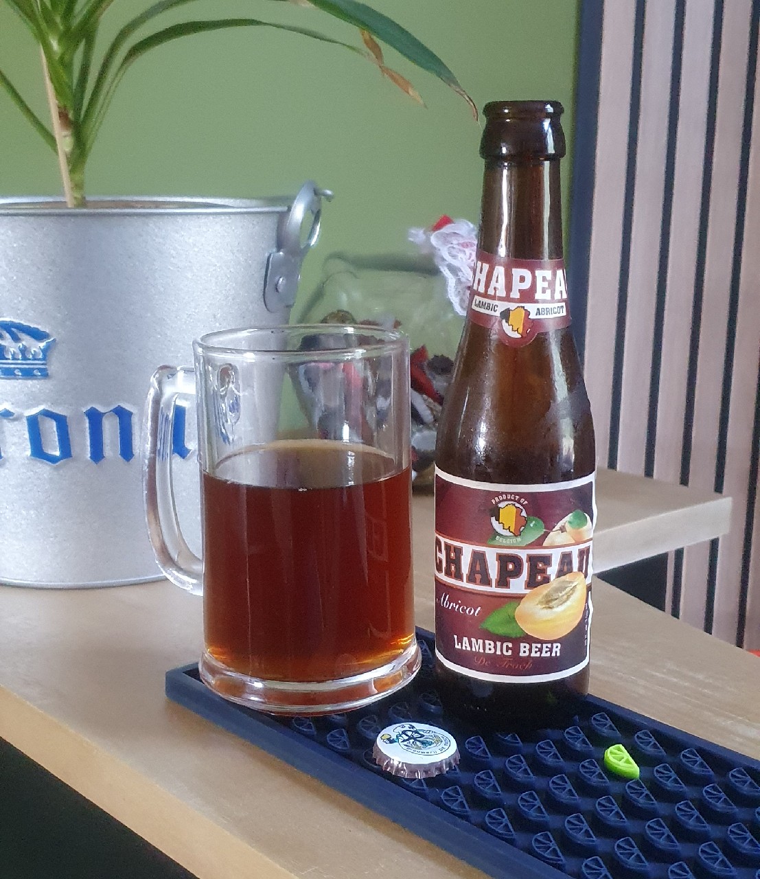 Chapeau Abricot Lambic Beer, Brouwerij De Troch