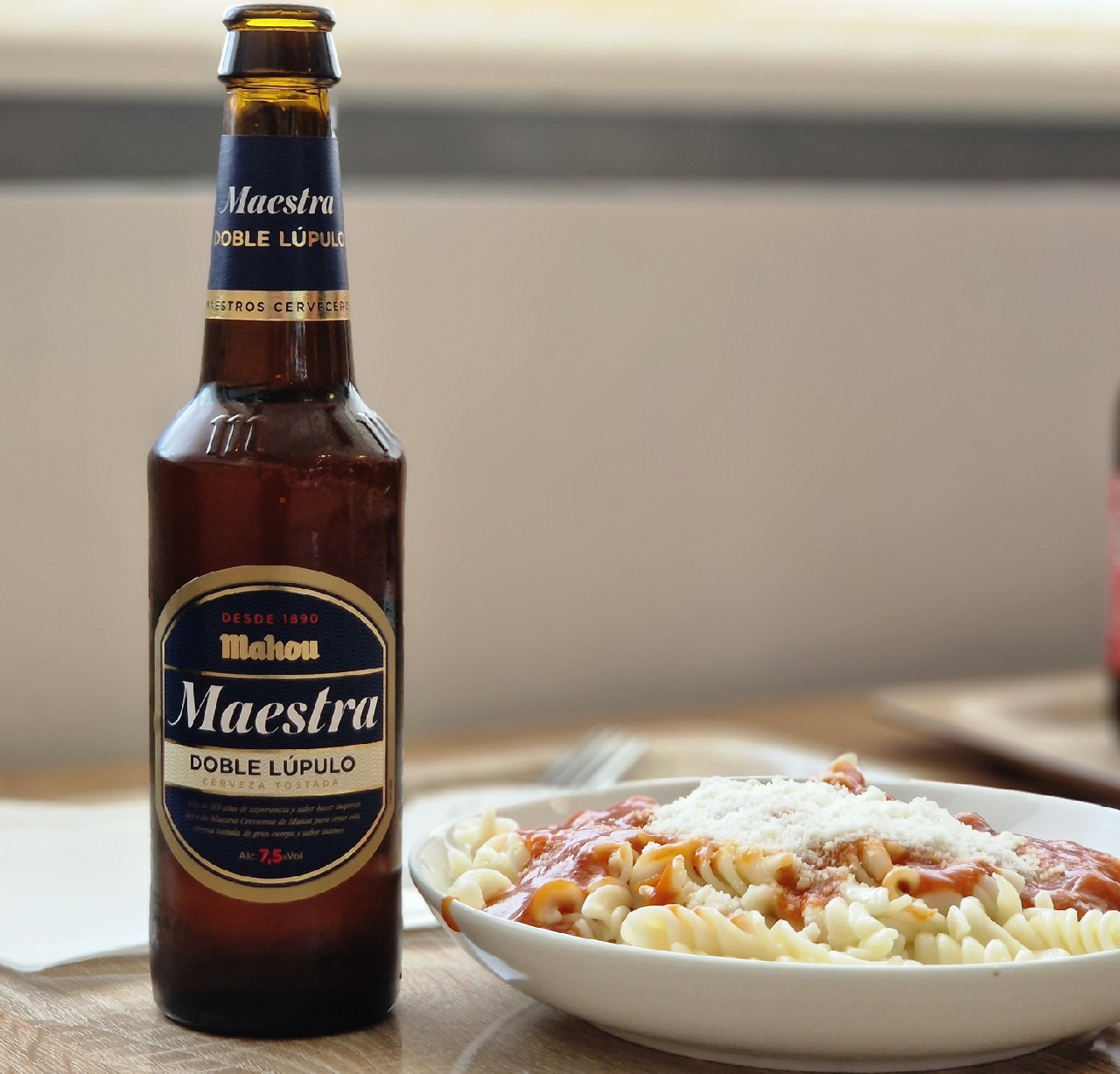 Mahou Maestra Cerveza Tostada / Doble Lúpulo, Spain